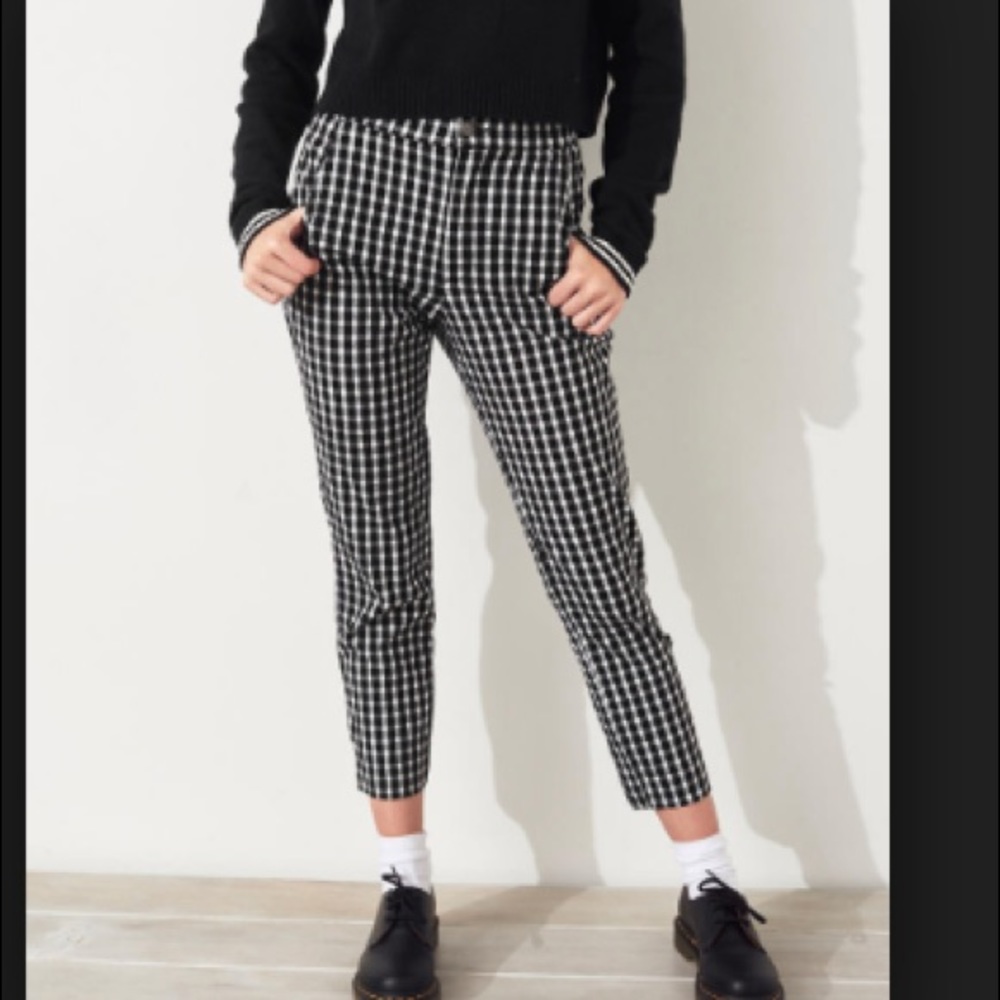 NWT Hollister tapered pants